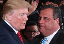 Nghị sĩ Đảng Cộng hòa kiện Phó Tổng thống Pence để giúp ông Trump thắng cử