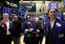 Chứng khoán Mỹ đồng loạt lập kỷ lục bất chấp số liệu việc làm xấu, giá dầu tăng sau tin Qatar