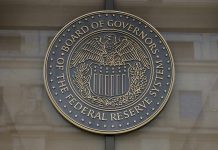 Dù lo lạm phát, Fed vẫn dự định tiếp tục giảm lãi suất trong năm nay