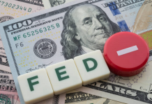 Điểm nóng kinh tế khiến Fed đứng ngồi không yên